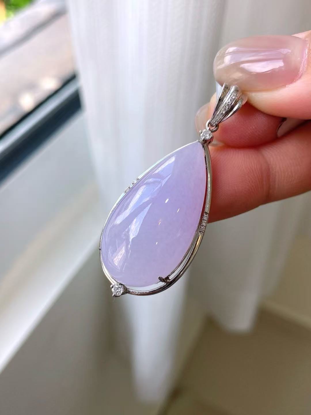 Cuiyu-Natural Violet Jadeite Teardrop Pendant | 18K Gold Inlay