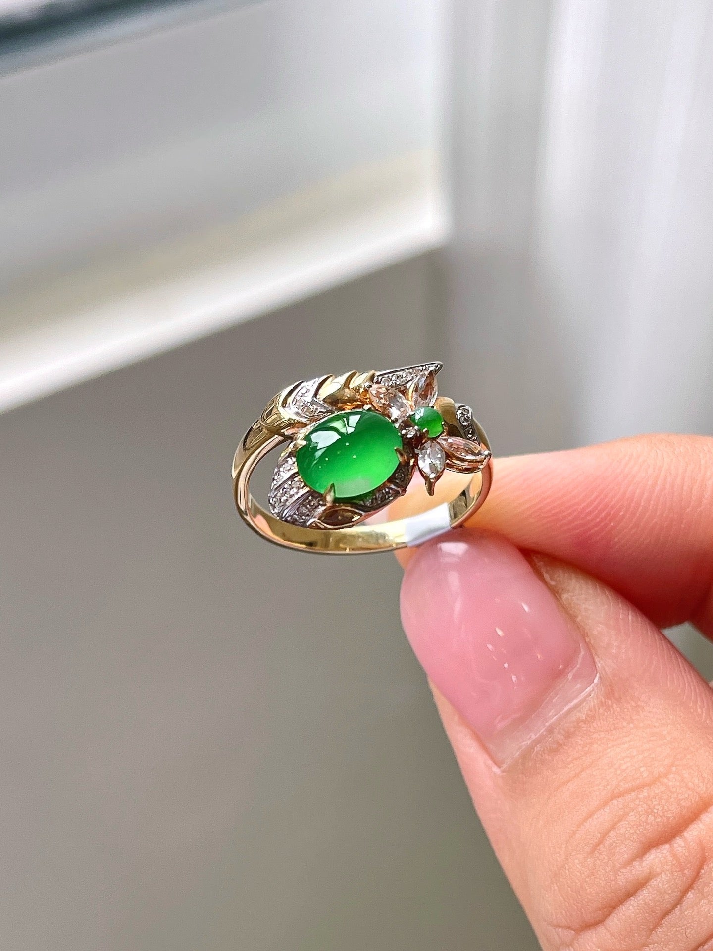 Cuiyu - Ice Sun Green Jade Cabochon Ring, 18k Gold Inlay, Exquisite Design Like a Snake